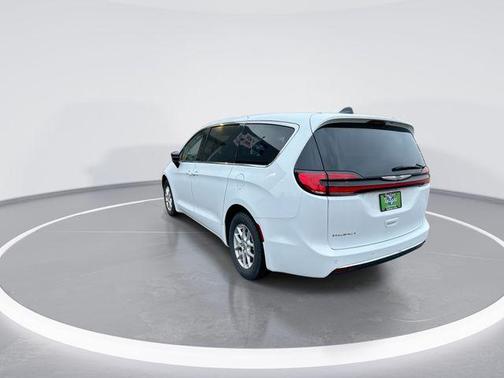 2024 Chrysler Pacifica Touring-L