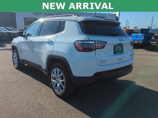 2023 Jeep Compass Latitude Lux