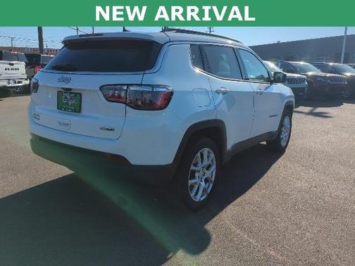 2023 Jeep Compass Latitude Lux