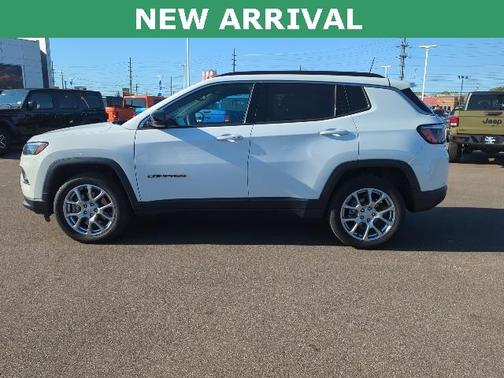 2023 Jeep Compass Latitude Lux