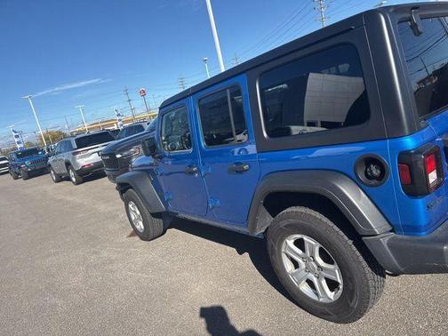 2022 Jeep Wrangler Unlimited Sport