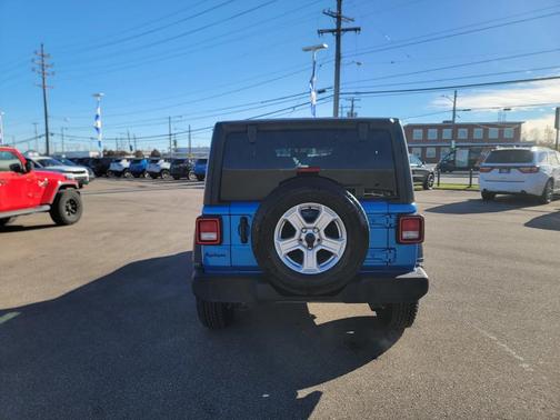 2022 Jeep Wrangler Unlimited Sport