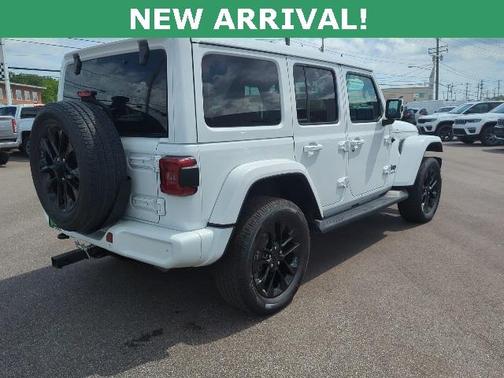 2021 Jeep Wrangler Unlimited Sahara Altitude