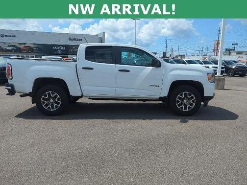 2022 GMC Canyon AT4 w/Cloth