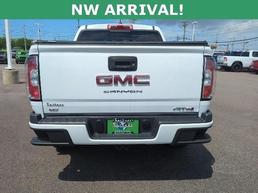2022 GMC Canyon AT4 w/Cloth