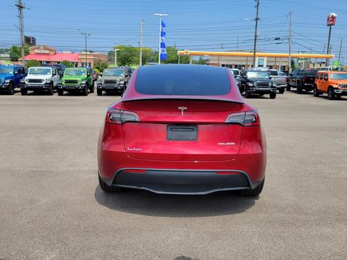 2024 Tesla Model Y Performance