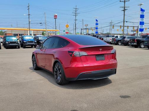 2024 Tesla Model Y Performance