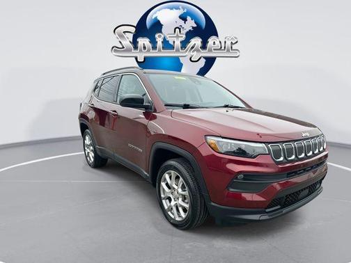 2022 Jeep Compass Latitude Lux