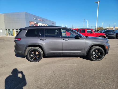 2023 Jeep Grand Cherokee L Laredo