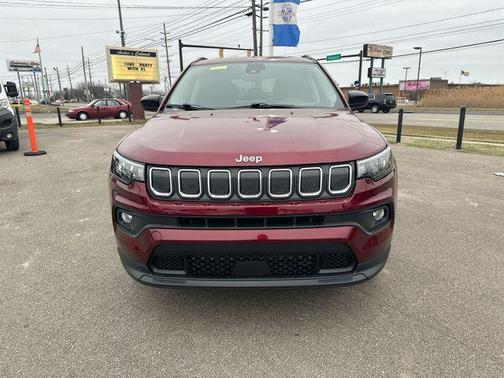 2022 Jeep Compass Latitude Lux