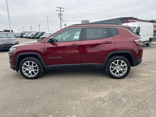 2022 Jeep Compass Latitude Lux