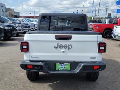 2022 Jeep Gladiator Overland