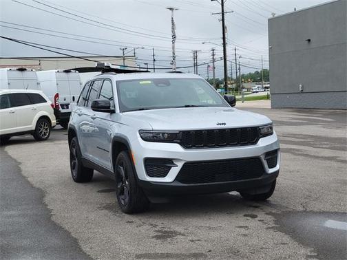 2023 Jeep Grand Cherokee Altitude