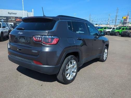 2023 Jeep Compass Latitude Lux