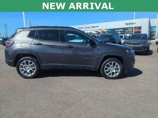 2023 Jeep Compass Latitude Lux