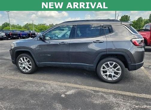 2022 Jeep Compass Latitude Lux