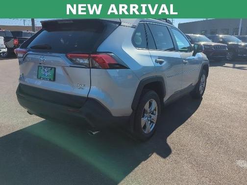 2022 Toyota RAV4 XLE