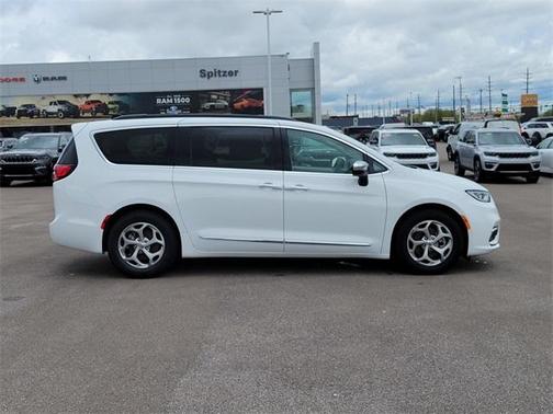 2023 Chrysler Pacifica Limited