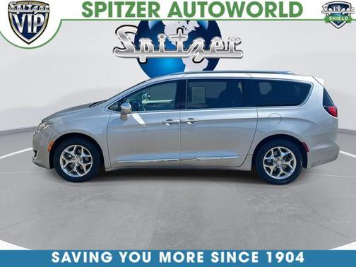 Billet Silver Metallic Clearcoat 2017 Chrysler Pacifica Limited