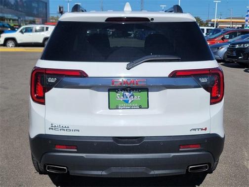 2022 GMC Acadia AT4