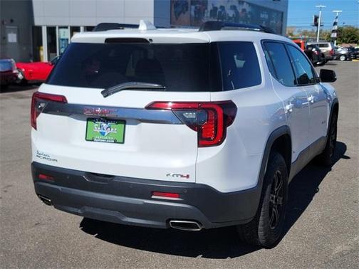 2022 GMC Acadia AT4