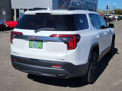 2022 GMC Acadia AT4