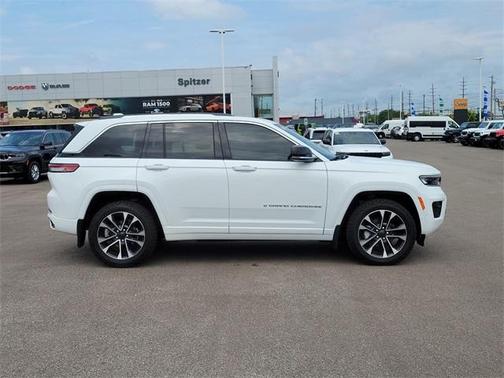 2022 Jeep Grand Cherokee Overland