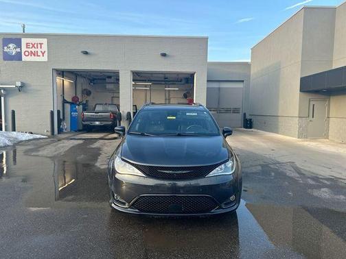 2020 Chrysler Pacifica Launch Edition