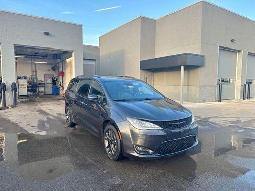 2020 Chrysler Pacifica Launch Edition