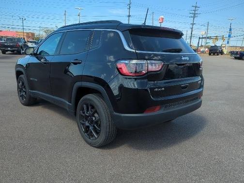2022 Jeep Compass Latitude Lux