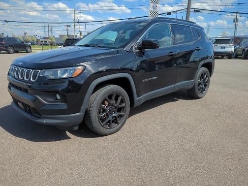 2022 Jeep Compass Latitude Lux