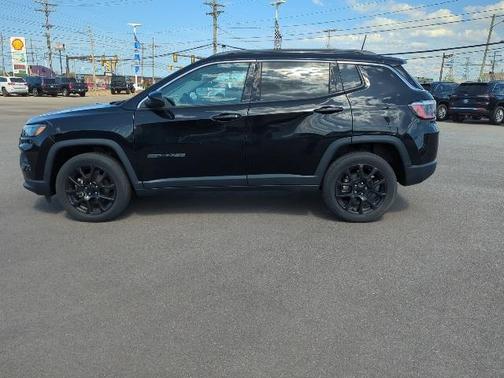 2022 Jeep Compass Latitude Lux