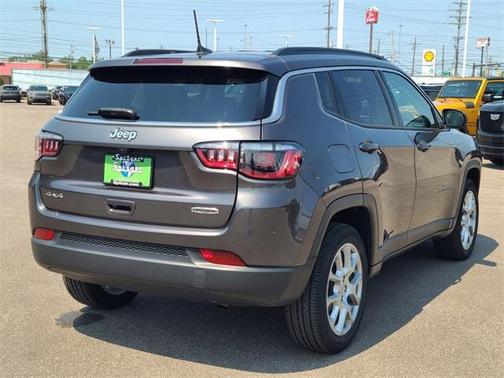 2022 Jeep Compass Latitude Lux