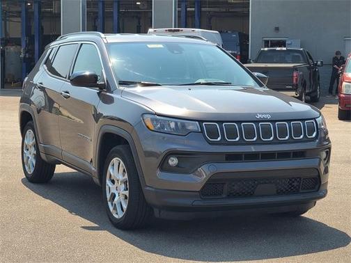 2022 Jeep Compass Latitude Lux