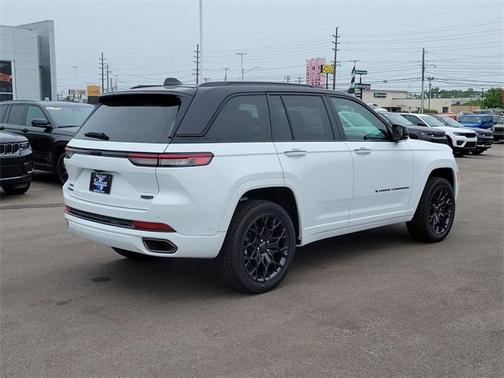 2025 Jeep Grand Cherokee Summit