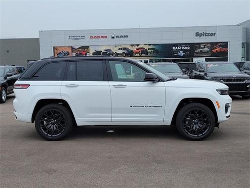 2025 Jeep Grand Cherokee Summit