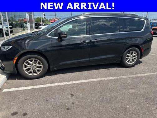 2022 Chrysler Pacifica Touring-L