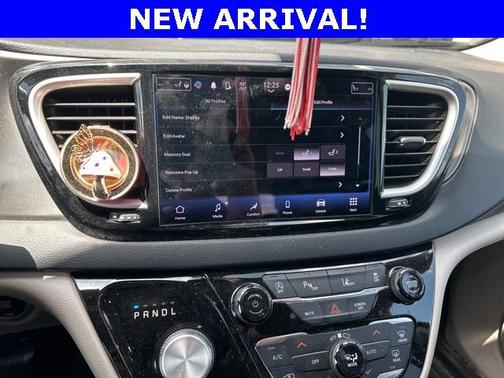 2022 Chrysler Pacifica Touring-L