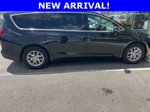 2022 Chrysler Pacifica Touring-L