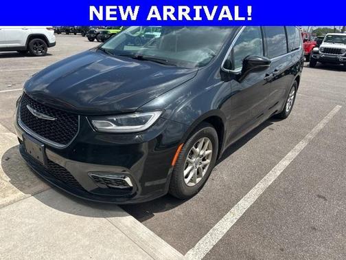 2022 Chrysler Pacifica Touring-L
