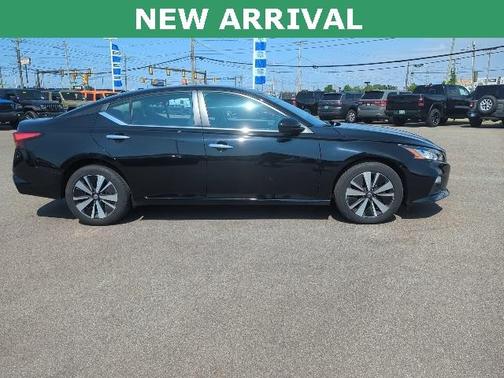 2022 Nissan Altima 2.5 SV