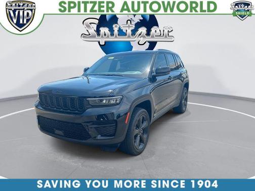Diamond Black 2024 Jeep Grand Cherokee Laredo