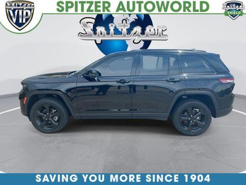Diamond Black 2024 Jeep Grand Cherokee Laredo