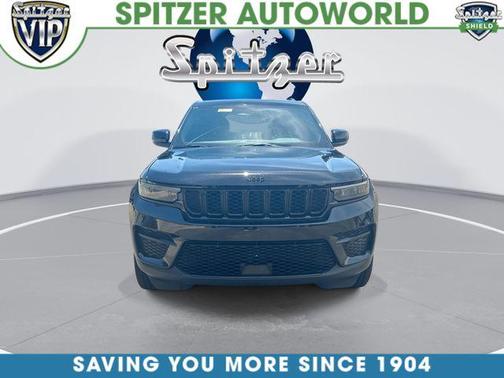 Diamond Black 2024 Jeep Grand Cherokee Laredo