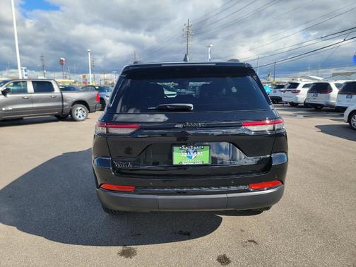 2024 Jeep Grand Cherokee Laredo