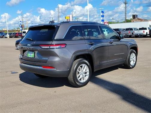 2023 Jeep Grand Cherokee Laredo