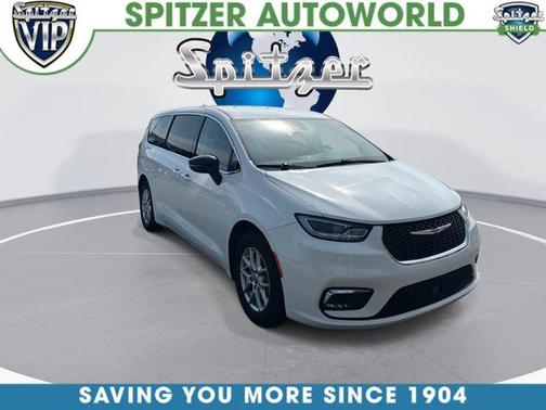 2024 Chrysler Pacifica Touring-L