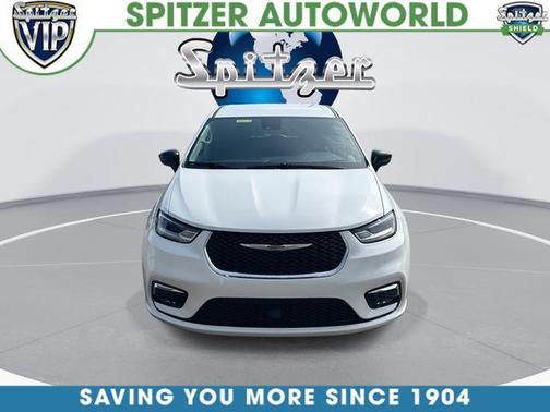 2024 Chrysler Pacifica Touring-L