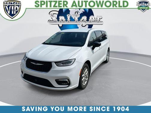 2024 Chrysler Pacifica Touring-L