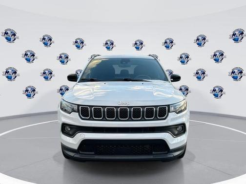 2024 Jeep Compass Latitude Lux